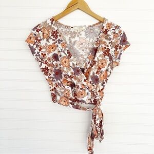 Floral top size Small by no comment